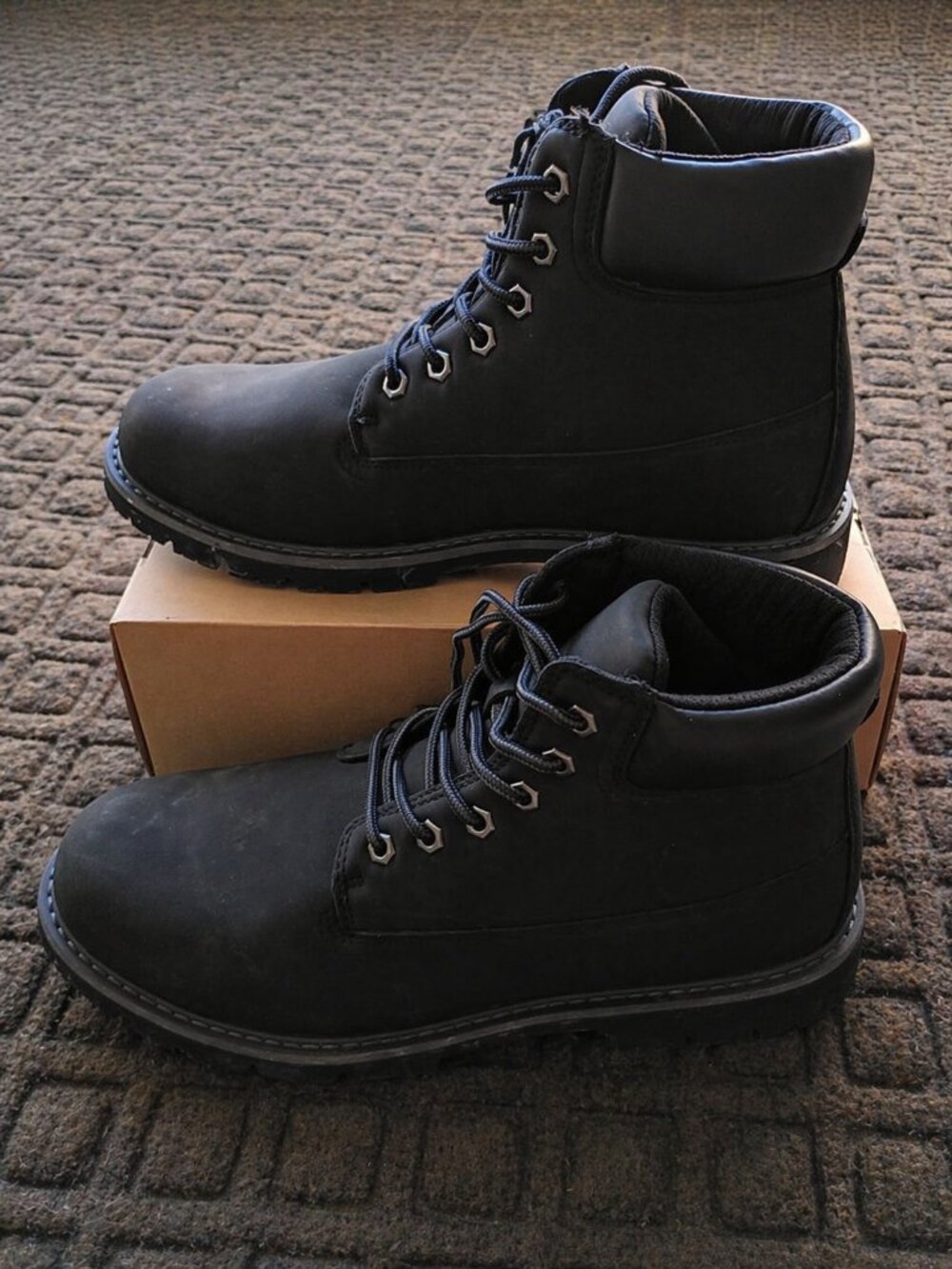 Hi-Tec Black Men’s Work Boots – Nubuck Vegan Soft Toe – Size 11M